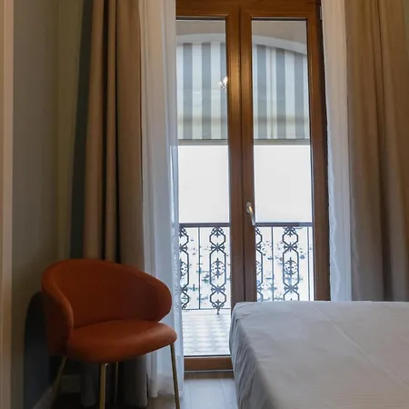 Shelley E Delle Palme, Bw Signature Collection Hotel