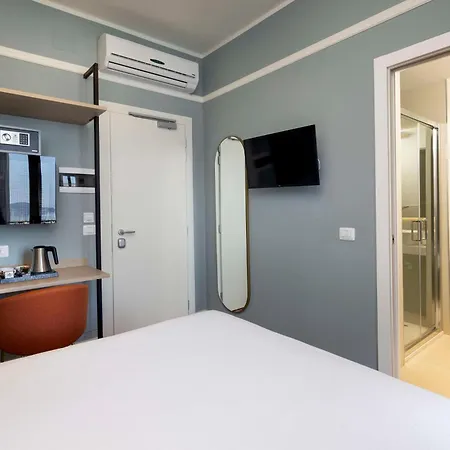 Shelley E Delle Palme, Bw Signature Collection Hotel 3*