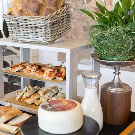 Shelley E Delle Palme, Bw Signature Collection Lerici