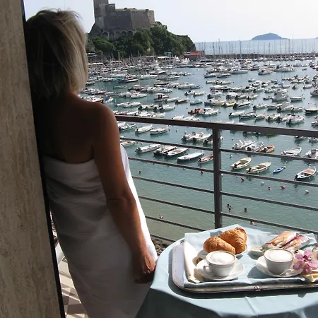 Shelley E Delle Palme, Bw Signature Collection Hotel