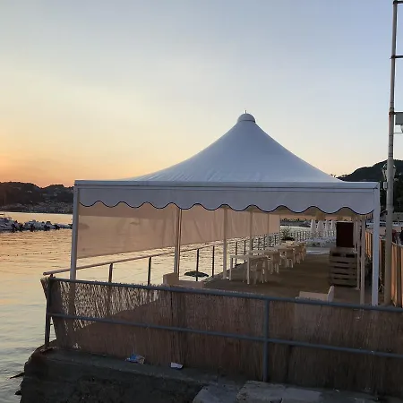 Shelley E Delle Palme, Bw Signature Collection 3* Lerici