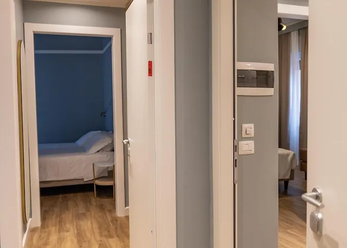 Shelley E Delle Palme, Bw Signature Collection Hotel 3*