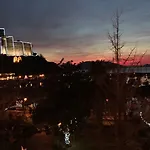 Shelley E Delle Palme, Bw Signature Collection Hotel