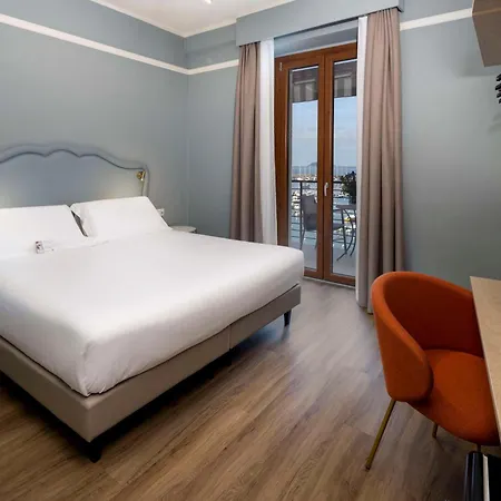 Shelley E Delle Palme, Bw Signature Collection Hotell Lerici