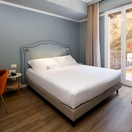 Shelley E Delle Palme, Bw Signature Collection Hotel 3*