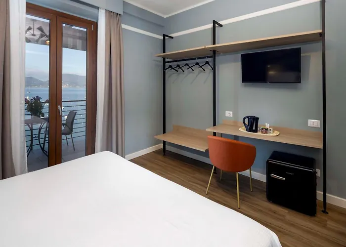 Shelley E Delle Palme, Bw Signature Collection Отель