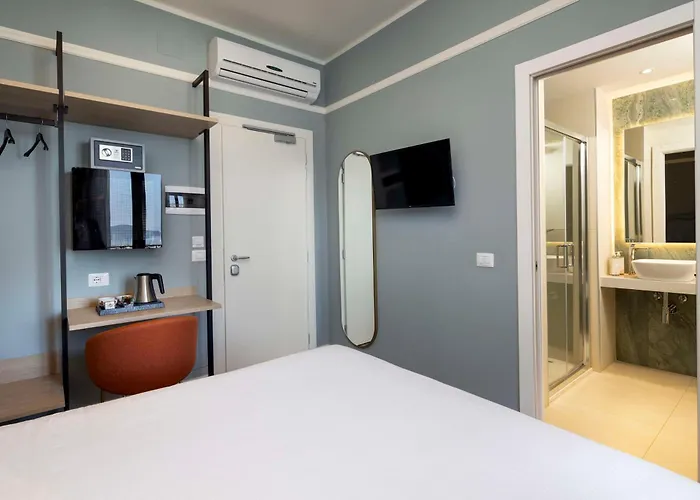 Shelley E Delle Palme, Bw Signature Collection Hotel 3*