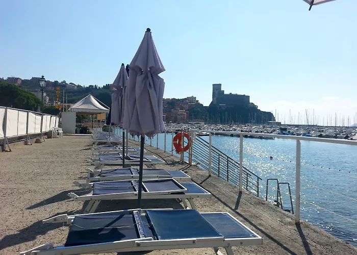 Shelley E Delle Palme, Bw Signature Collection