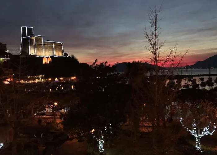 Shelley E Delle Palme, Bw Signature Collection Отель