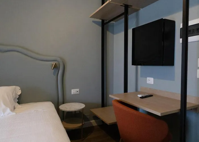 Shelley E Delle Palme, Bw Signature Collection 3* Леричи